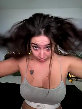 Snapshot of KimArts chatting on 10-01-25, 03:51 KimArts online show from 10-01-25, 03:51