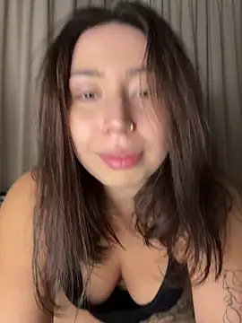 Snapshot of KimArts chatting on 11-12-25, 08:52 KimArts online show from 11-12-25, 08:52