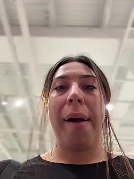 Snapshot of KimArts chatting on 12-01-25, 06:57 KimArts online show from 12-01-25, 06:57