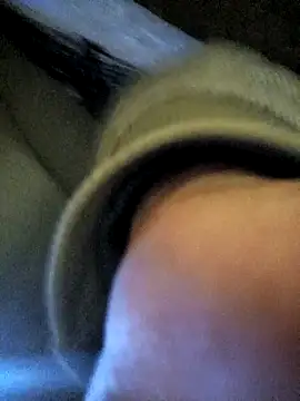 Snapshot of ListedLoin chatting on 01-04-25, 06:51 ListedLoin online show from 01-04-25, 06:51