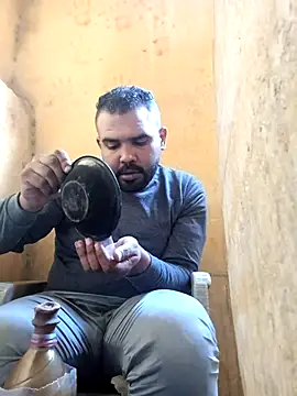 Snapshot of ListedLoin chatting on 01-27-25, 02:24 ListedLoin online show from 01-27-25, 02:24