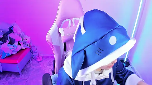 Ahri Elderwood online show from 12-21-25, 04:41