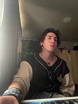 Yogurdebrownie69 online show from 02-14-25, 01:51