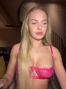 ChiaraVixen online show from 01-28-25, 03:57