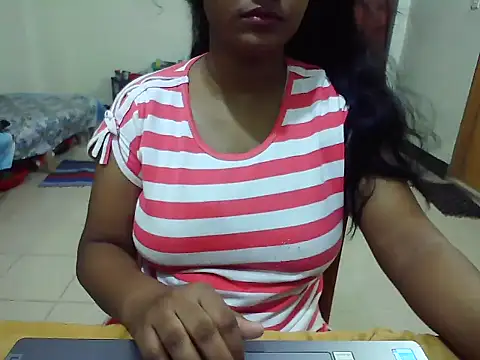 Snapshot of JustinaIra chatting on 09-22-25, 08:11 JustinaIra online show from 09-22-25, 08:11