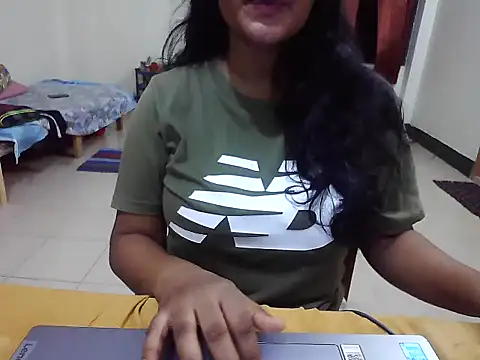 Snapshot of JustinaIra chatting on 10-08-25, 07:44 JustinaIra online show from 10-08-25, 07:44