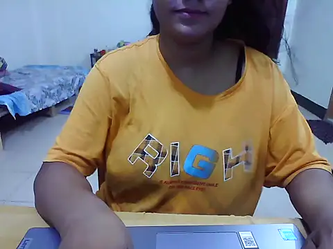 Snapshot of JustinaIra chatting on 10-11-25, 07:01 JustinaIra online show from 10-11-25, 07:01