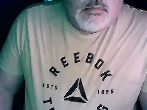 Snapshot of cashot58 chatting on 10-28-25, 04:42 cashot58 online show from 10-28-25, 04:42