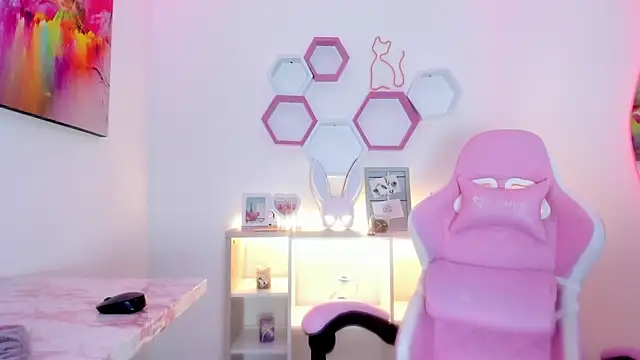 Snapshot of Malu_M chatting on 03-10-25, 06:01 Malu M online show from 03-10-25, 06:01