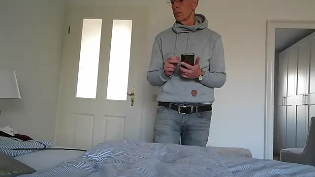 maxmueller321 online show from 03-30-26, 08:26