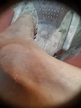 Snapshot of Tamil_boy_age28 chatting on 02-27-25, 12:23 Tamil boy age28 online show from 02-27-25, 12:23