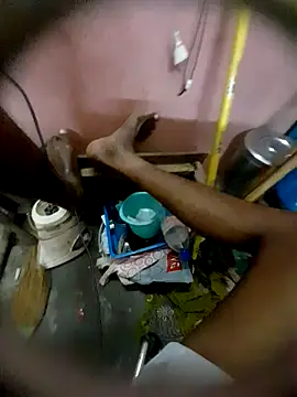 Snapshot of Tamil_boy_age28 chatting on 09-15-25, 01:55 Tamil boy age28 online show from 09-15-25, 01:55