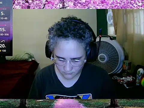 Snapshot of lolalicious_758 chatting on 09-17-25, 06:20 lolalicious 758 online show from 09-17-25, 06:20