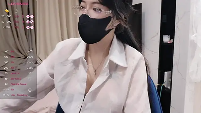 TuyetNhi2k6 online show from 01-31-25, 02:17