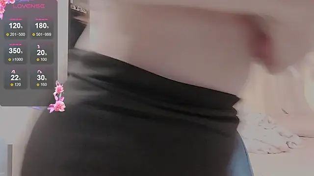 TuyetNhi2k6 online show from 02-24-25, 02:19