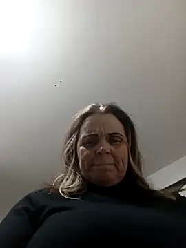 hugebobbs online show from 12-19-25, 04:03