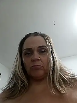 hugebobbs online show from 12-23-25, 07:50