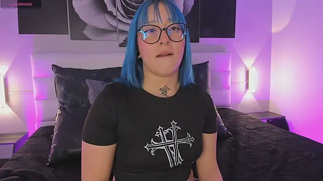 Snapshot of sofi_bakerr chatting on 10-15-25, 11:32 sofi bakerr online show from 10-15-25, 11:32