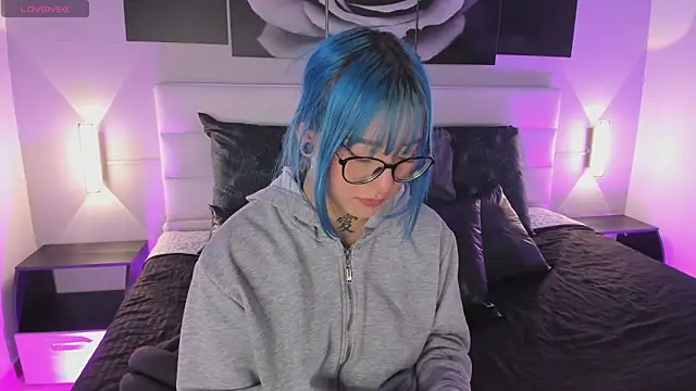 Snapshot of sofi_bakerr chatting on 10-20-25, 11:32 sofi bakerr online show from 10-20-25, 11:32