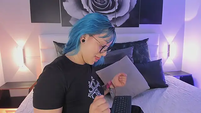 Snapshot of sofi_bakerr chatting on 10-26-25, 11:38 sofi bakerr online show from 10-26-25, 11:38