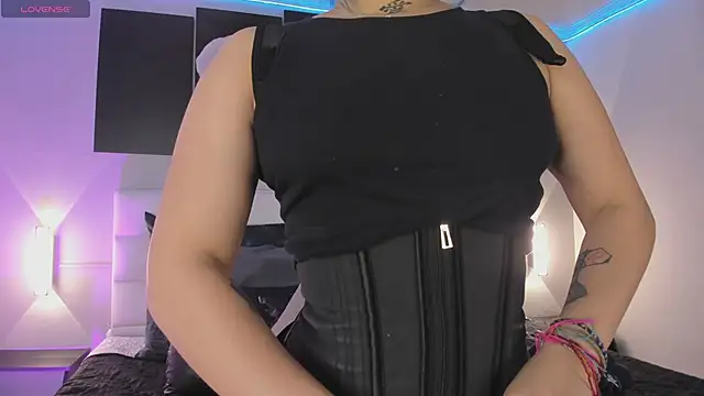 Snapshot of sofi_bakerr chatting on 10-30-25, 11:33 sofi bakerr online show from 10-30-25, 11:33