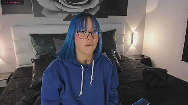 Snapshot of sofi_bakerr chatting on 11-06-25, 11:33 sofi bakerr online show from 11-06-25, 11:33