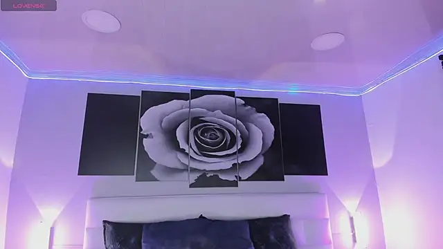 Snapshot of sofi_bakerr chatting on 11-25-25, 11:43 sofi bakerr online show from 11-25-25, 11:43