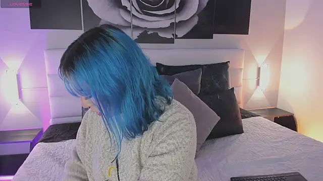 sofi bakerr online show from 12-18-25, 11:38