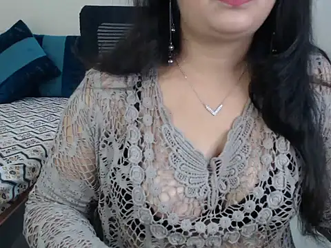 Snapshot of Inviting_Aanya chatting on 12-23-24, 04:01 Inviting Aanya online show from 12-23-24, 04:01