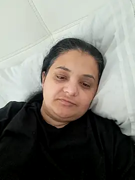 sarahhh1987 online show from 02-21-26, 06:47