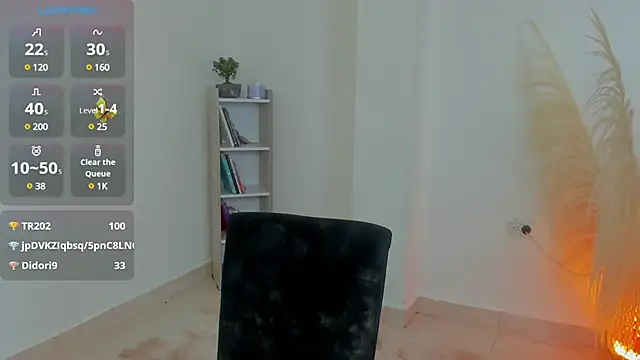 AnntoniaWood online show from 03-10-25, 05:07