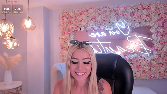 HannaConnor  online show from 01-23-25, 02:44