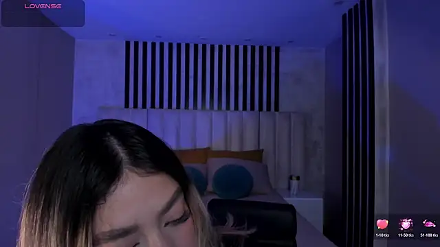 ViolettHansson online show from 04-17-26, 09:12