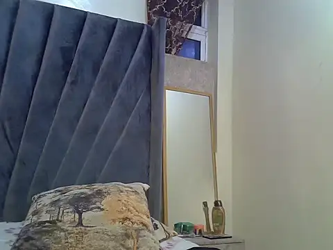 Pretty-sassy online show from 02-25-25, 09:57