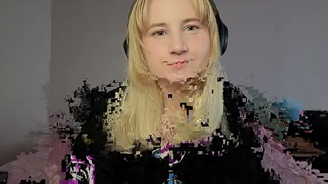 Snapshot of Glitch_Witch chatting on 06-17-26, 10:21 Glitch Witch online show from 06-17-26, 10:21