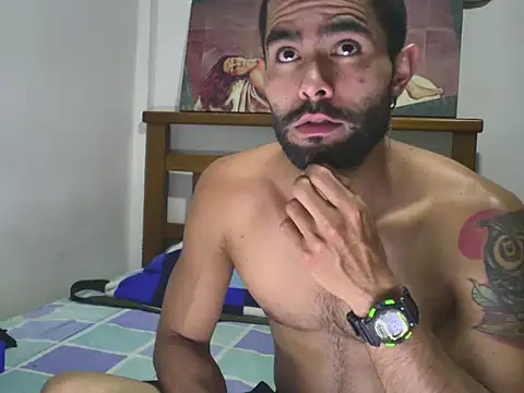 Snapshot of hideonbush051 chatting on 10-05-25, 02:32 hideonbush051 online show from 10-05-25, 02:32