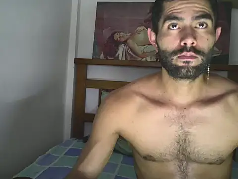 Snapshot of hideonbush051 chatting on 10-21-25, 04:46 hideonbush051 online show from 10-21-25, 04:46