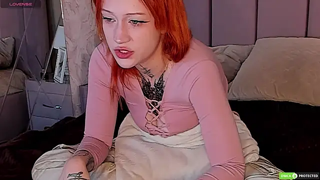 Snapshot of Eva_Cramer chatting on 03-06-25, 06:37 Eva Cramer online show from 03-06-25, 06:37