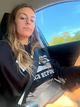 jungleangel online show from 10-18-25, 06:41