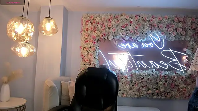 AnaisNin online show from 02-18-26, 11:06