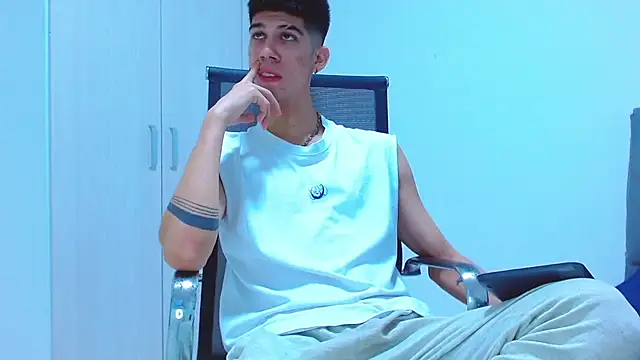 jhony-sex online show from 10-28-25, 03:43