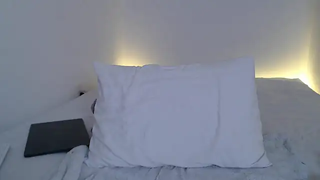 Snapshot of __Meow chatting on 01-03-25, 08:54   Meow online show from 01-03-25, 08:54