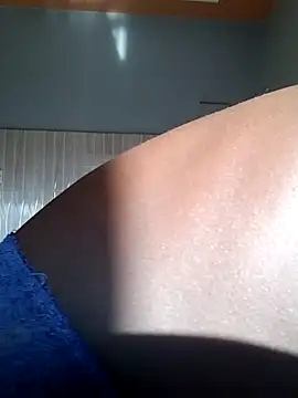 Snapshot of JemaimaPrincess chatting on 02-02-25, 02:24 JemaimaPrincess online show from 02-02-25, 02:24