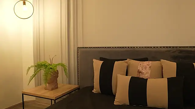 IrisBaker online show from 11-03-25, 08:54