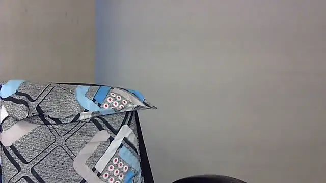 Snapshot of lola-__ chatting on 10-15-25, 12:49 lola- online show from 10-15-25, 12:49