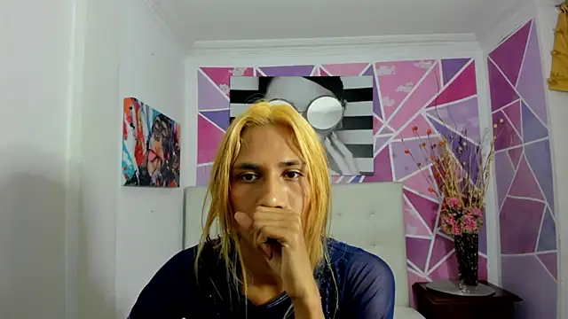 Brisahott online show from 01-20-25, 01:53