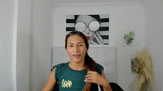 Brisahott online show from 09-11-25, 01:39