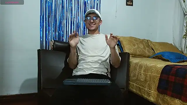 samfox  online show from 10-02-25, 02:07