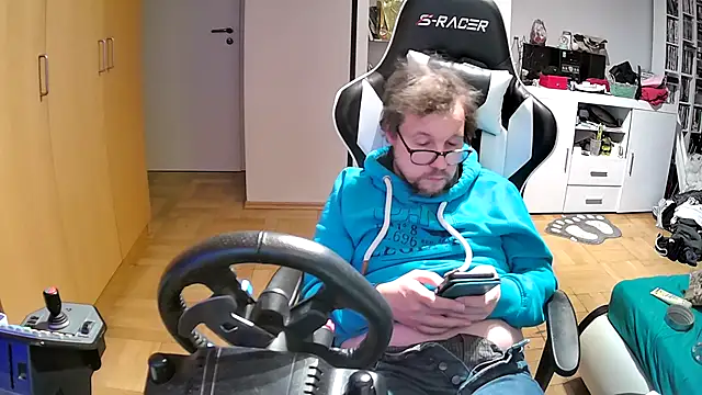 larsgessner30 online show from 10-26-25, 09:31