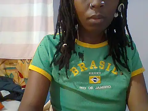 Snapshot of pretty_almah chatting on 06-14-26, 04:36 pretty almah online show from 06-14-26, 04:36
